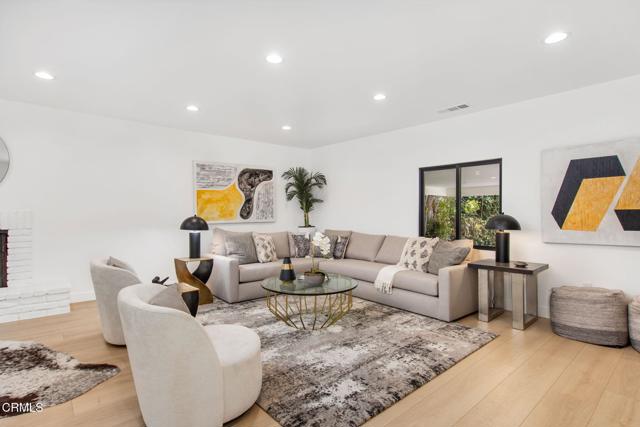 Detail Gallery Image 5 of 51 For 3015 Henrietta Ave, La Crescenta,  CA 91214 - 3 Beds | 3 Baths