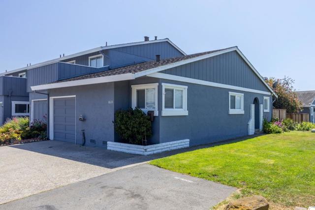 1026 Suzanne Court, Half Moon Bay CA: https://media.crmls.org/mediaz/8123c9e2-708a-4cdf-83cb-2828d473c7eb.jpg