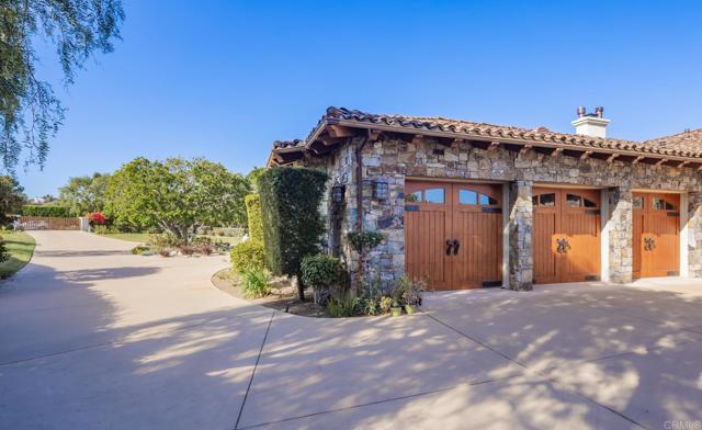 4843 La Jacaranda, Rancho Santa Fe CA: https://media.crmls.org/mediaz/81243558-6163-4eb7-837b-459cc2f505a0.jpg