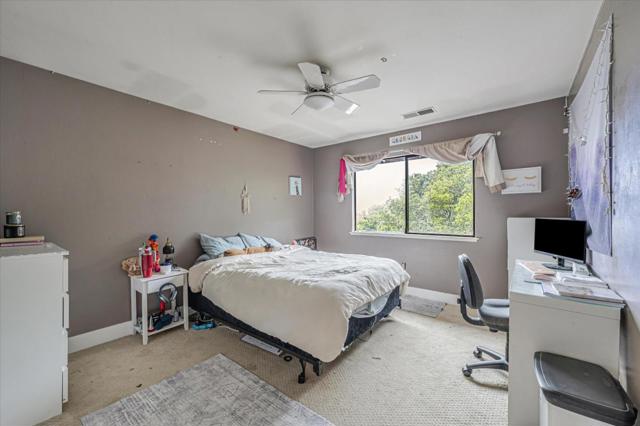 4 Harris Hill Drive, Novato CA: https://media.crmls.org/mediaz/81244be9-f4d6-4adc-91ab-327443522c4d.jpg