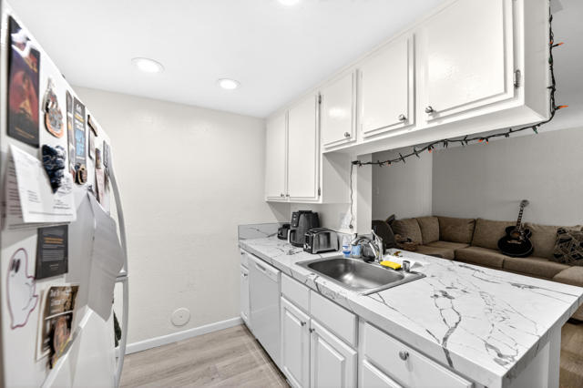 Image 19 of 22 For 48364 Stewart Drive K3