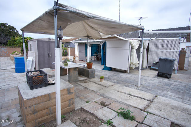 4127 S C Street, Oxnard CA: https://media.crmls.org/mediaz/812741ee-1510-406f-bc38-eab9db2ca690.jpg