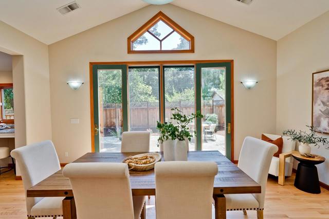 1625 Hazelaar Way, Los Altos CA: https://media.crmls.org/mediaz/8127cc51-dc6a-4aca-888e-13dc4913176a.jpg