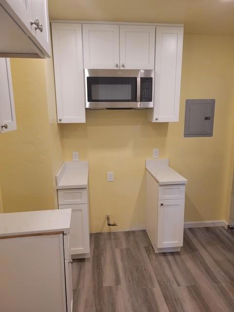 3265 Nichol Avenue, Oakland CA: https://media.crmls.org/mediaz/8127fd51-917a-4c95-b386-4c786b299c61.jpg