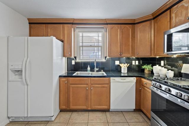 140 Sally Street, Hollister CA: https://media.crmls.org/mediaz/8129faec-0051-4360-bb73-3ccb19bc8760.jpg