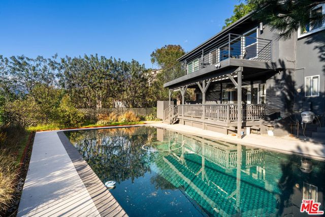 1313 Corona Drive, Glendale CA: https://media.crmls.org/mediaz/812a2c64-506d-4fcc-8550-289b66ef45f8.jpg