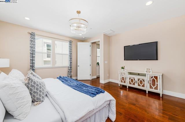 4069 Chalk Hill Way, Dublin CA: https://media.crmls.org/mediaz/812a36bc-c898-4e4e-86e9-e105c0f95301.jpg