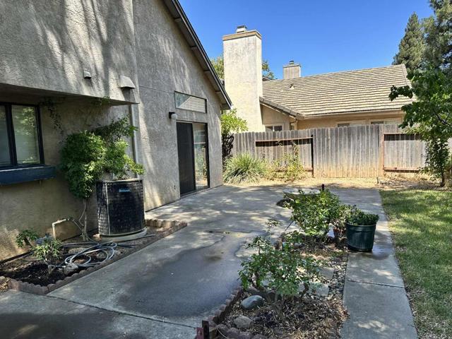 8959 Boreal Way, Elk Grove CA: https://media.crmls.org/mediaz/812a9360-a9de-4d16-a590-20afa6c5d711.jpg