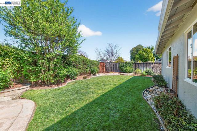 4127 Alvarado St, Pleasanton CA: https://media.crmls.org/mediaz/812b7a4e-6f03-4df1-b3a0-c5c080b48ca3.jpg