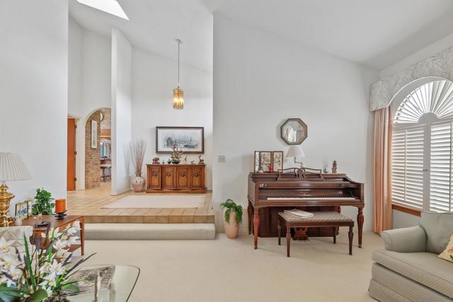 12982 Polvera Ct, San Diego CA: https://media.crmls.org/mediaz/812d1d68-2cfd-460d-bac1-9dcaeea82994.jpg