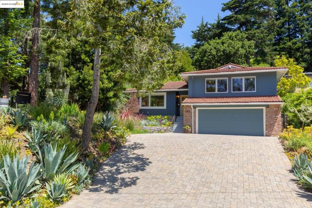 5801 Balboa Dr, Oakland CA: https://media.crmls.org/mediaz/812d482b-0a2c-44e1-b028-a7c1aa2bfd4c.jpg