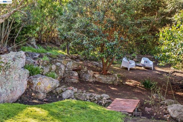 Image 34 of 60 For 491 Vincente Avenue