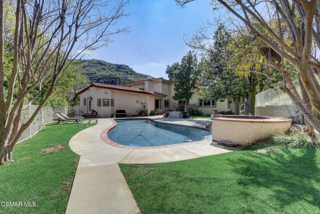7 Bell Canyon Road, Bell Canyon CA: https://media.crmls.org/mediaz/812d64bf-547a-46b5-9d59-48d8e2976e0f.jpg