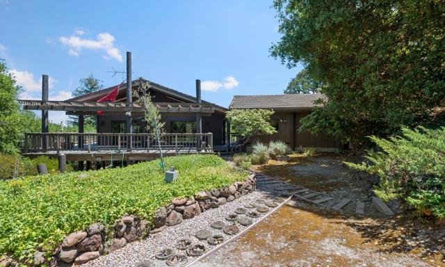 14449 Liddicoat Circle, Los Altos Hills CA: https://media.crmls.org/mediaz/812d7eeb-3a38-489a-88c4-14ed279b8b23.jpg