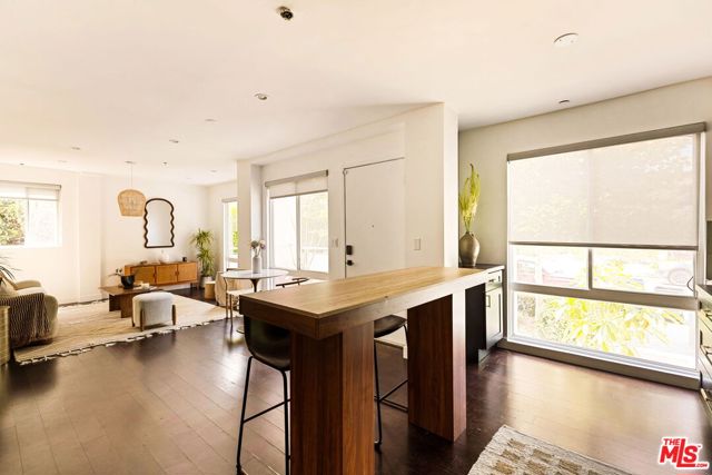 8513 Cashio Street, Los Angeles CA: https://media.crmls.org/mediaz/812da101-38bf-44e6-b01c-1f75de8ac958.jpg
