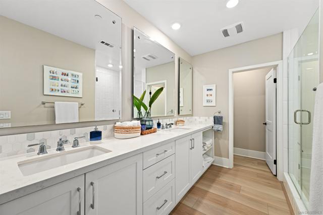 3955 Shasta St, San Diego CA: https://media.crmls.org/mediaz/812db933-8254-4e82-8645-d02d3ec29eba.jpg