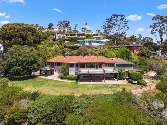 7330 Brodiaea Way, La Jolla CA: https://media.crmls.org/mediaz/812e269f-fa7e-44cb-8904-a5f4554203eb.jpg
