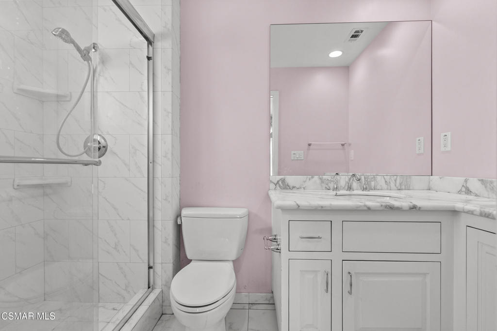 https://media.crmls.org/mediaz/812e574e-1e20-4f61-a80f-33c5649416be.jpg?preset=X-Large