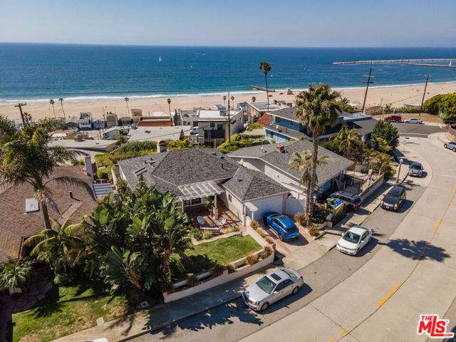 7009 RINDGE Avenue, Playa del Rey CA: https://media.crmls.org/mediaz/812e7ed5-638e-4259-9826-17af9f97cf2e.jpg