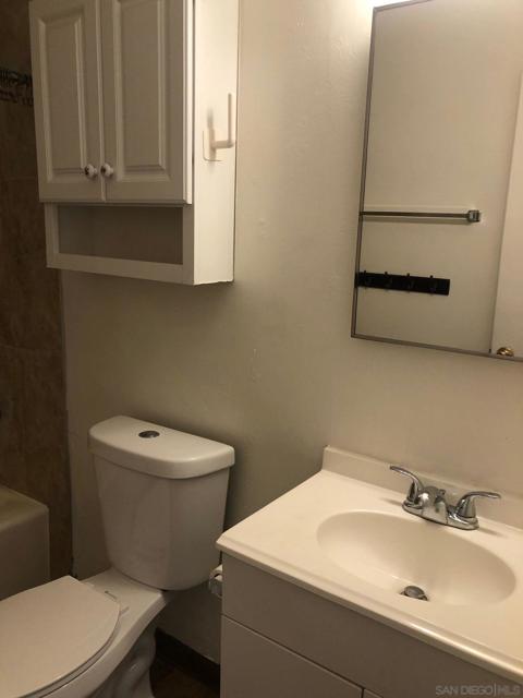 1219 Linalda Dr, El Cajon CA: https://media.crmls.org/mediaz/812eb47f-70c1-42ff-8d30-5b370605542a.jpg