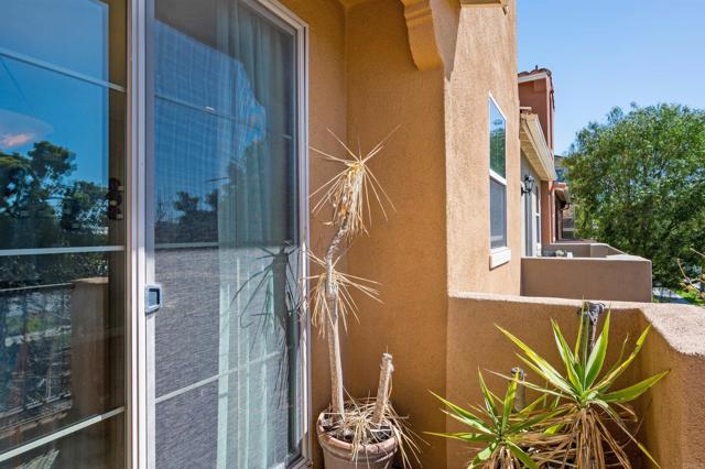 1804 OLIVE GREEN ST, Chula Vista CA: https://media.crmls.org/mediaz/812eba7c-e3ed-482d-8cb9-0195a3f19787.jpg