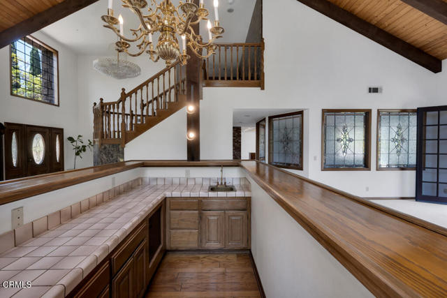 11395 Highridge Court, Camarillo CA: https://media.crmls.org/mediaz/812f26fd-8396-4afe-a976-2f14b6cb47f3.jpg