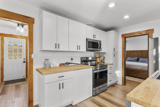 5429 Fairview Place, Agoura Hills CA: https://media.crmls.org/mediaz/812fccbf-1880-4bfc-8525-ec40ed415874.jpg