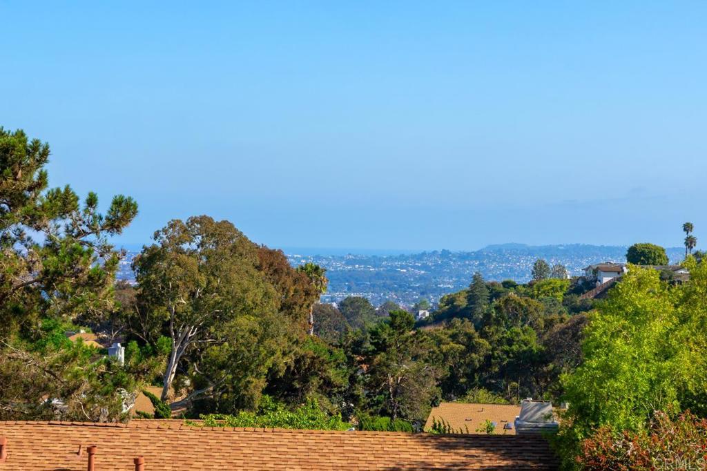https://media.crmls.org/mediaz/812fdd3a-73e4-4b58-a290-295266d19d67.jpg?preset=X-Large