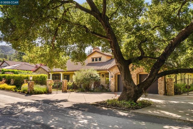 160 Camille Ave, Alamo CA: https://media.crmls.org/mediaz/81302c5f-f6c2-44eb-b41f-403b309aa540.jpg