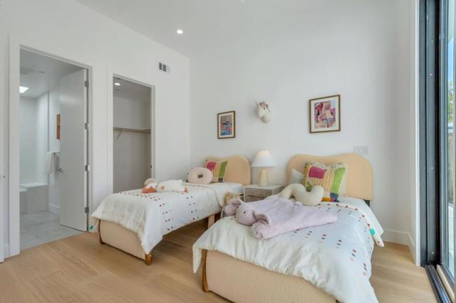 769 Allen Court, Palo Alto CA: https://media.crmls.org/mediaz/81303042-6ccb-41d2-9bf7-3daea142b78f.jpg