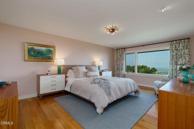 960 Roble Lane, Santa Barbara CA: https://media.crmls.org/mediaz/8131076f-59b3-436d-b4ff-f3205a3a8460.jpg