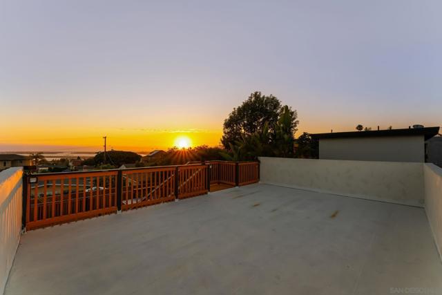 2736 Burgener Blvd, San Diego CA: https://media.crmls.org/mediaz/81311193-e234-4b50-9bda-bf351bdea7ec.jpg