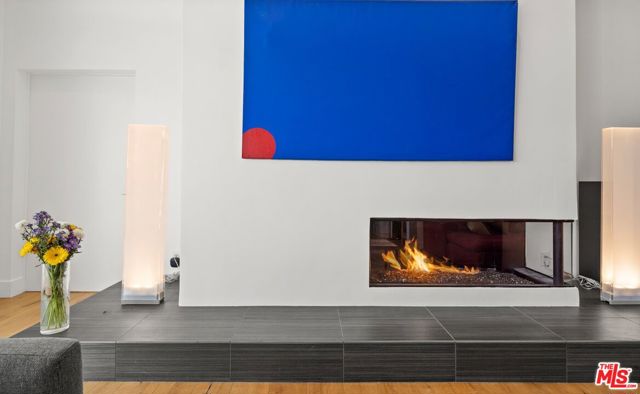 2461 Crest View Drive, Los Angeles CA: https://media.crmls.org/mediaz/81312208-2ff6-43ed-bbf7-e73d9da7d2d5.jpg