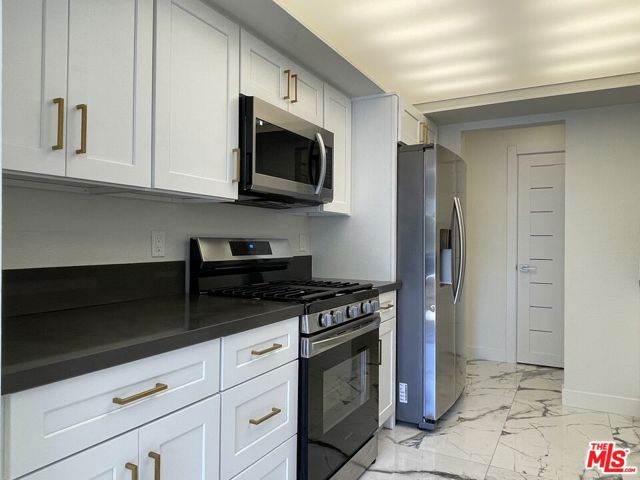 323 North Jackson Street, 120 photo 7