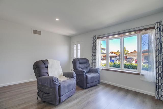 7460 Kamwood, San Diego CA: https://media.crmls.org/mediaz/81317687-339a-4458-86cf-cadad03c2442.jpg
