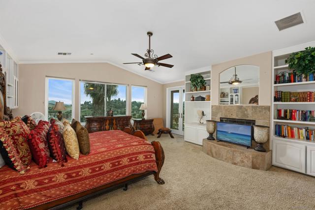 1566 Plantation Way, El Cajon CA: https://media.crmls.org/mediaz/8131a696-eb20-4c79-b955-950bbc7d1a44.jpg