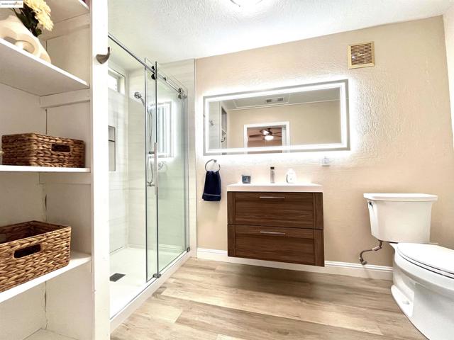 389 White Dr, Hayward CA: https://media.crmls.org/mediaz/8131adb5-185a-4f2d-8d97-7ce9922f9eab.jpg