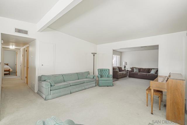 5393 Mary Fellows Avenue, La Mesa CA: https://media.crmls.org/mediaz/81323e0c-dcab-46a9-989e-052a69ee53a4.jpg