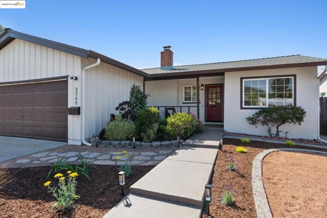2309 Potrero Ct, Pinole CA: https://media.crmls.org/mediaz/8132970a-67f3-45bb-9457-45a15b6d6e38.jpg