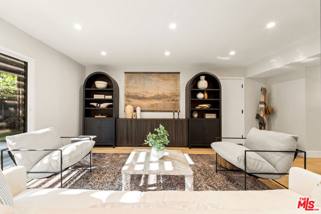 22824 Margarita Drive, Woodland Hills CA: https://media.crmls.org/mediaz/81336411-b6ea-447a-83cb-246266269519.jpg