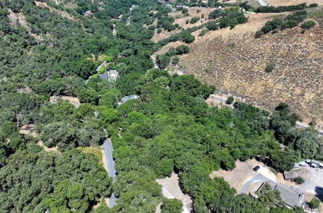 27765 Mesa Del Toro Road, Salinas CA: https://media.crmls.org/mediaz/81338fe8-2f2a-47f4-a9dd-ab6a315fb2fc.jpg