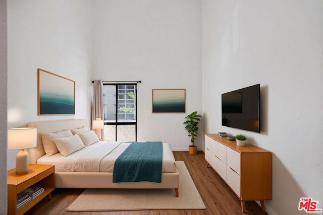1440 Veteran Avenue, Los Angeles CA: https://media.crmls.org/mediaz/8133d4f7-3e84-422a-984c-0a3767e39c60.jpg