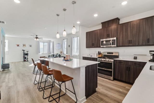 Detail Gallery Image 9 of 35 For 1650 Waterside Dr #129,  San Diego,  CA 92154 - 4 Beds | 3/1 Baths