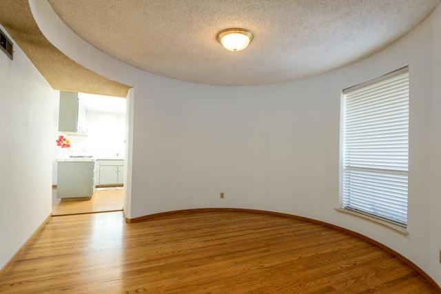 748 Gull Avenue, Foster City CA: https://media.crmls.org/mediaz/8134c4de-a7d0-4287-a775-70c3a578575b.jpg