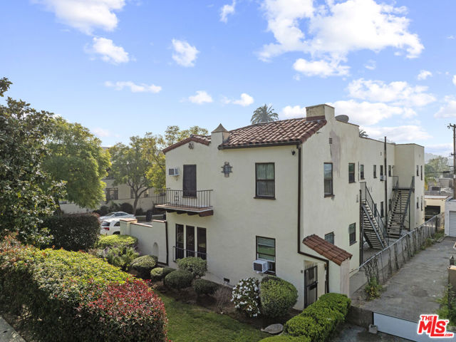 1542 East Broadway photo 4