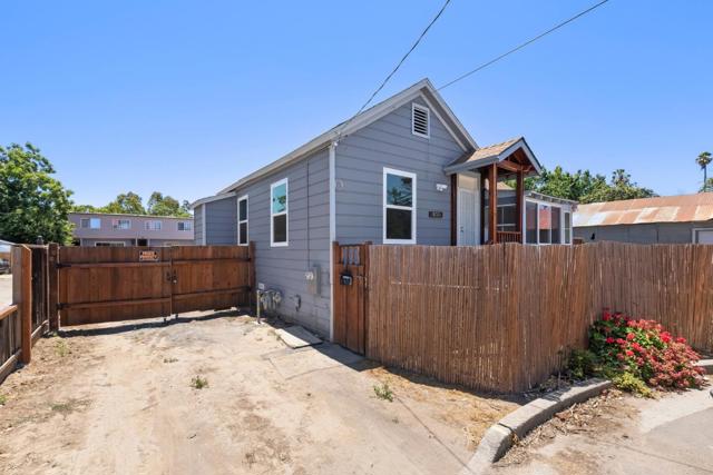 850 Calhoun Street, San Jose CA: https://media.crmls.org/mediaz/81351f43-8654-4b29-a6a1-67e3f9630ba7.jpg
