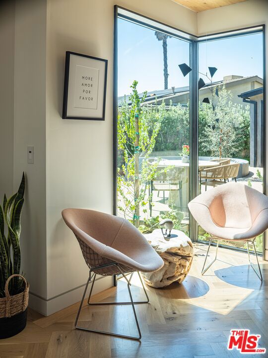 4587 Don Felipe Drive, Los Angeles CA: https://media.crmls.org/mediaz/8135565e-d57d-43ec-a04a-9ebb272a457b.jpg