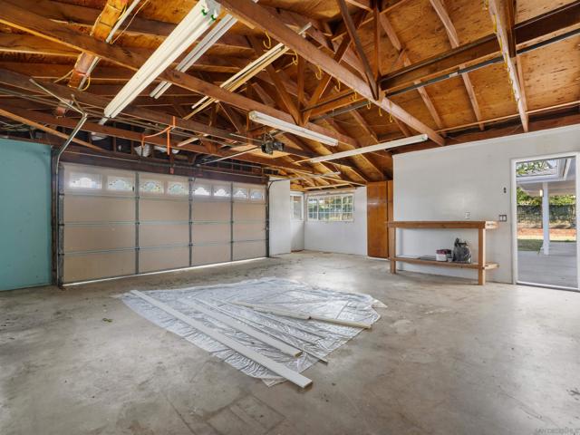 1621 Lilac, Ramona CA: https://media.crmls.org/mediaz/81357e3f-f4b2-4398-ae75-c985502941ba.jpg