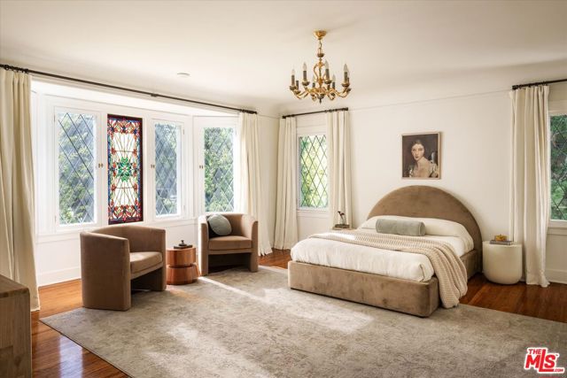 322 Lorraine Boulevard, Los Angeles CA: https://media.crmls.org/mediaz/81358b14-0c0d-41d6-bbbc-465e02156660.jpg