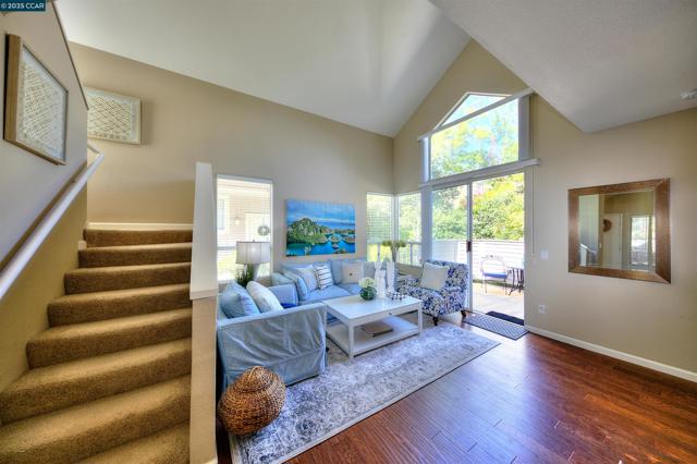 310 Boatswain Ct, Hercules CA: https://media.crmls.org/mediaz/8135ac57-3593-4bb1-8671-e04156761ae9.jpg
